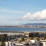 Stylish Flat With Balcony Overlooking The Sea Apartamento