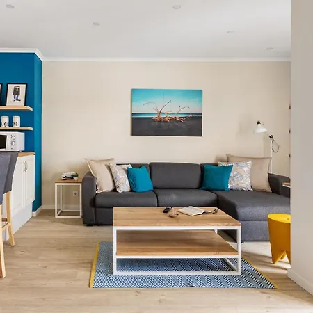 Stylish Flat With Balcony Overlooking The Sea *