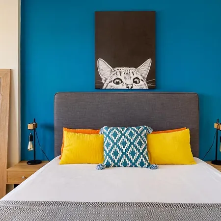 Stylish Flat With Balcony Overlooking The Sea