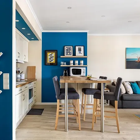 Apartment Stylish Flat With Balcony Overlooking The Sea *