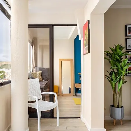 Lejlighed Stylish Flat With Balcony Overlooking The Sea Costa de Caparica