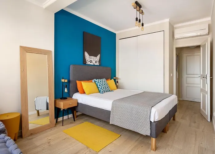 Apartment Stylish Flat With Balcony Overlooking The Sea *