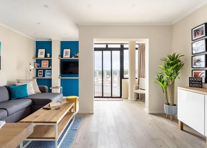 Apartment Stylish Flat With Balcony Overlooking The Sea