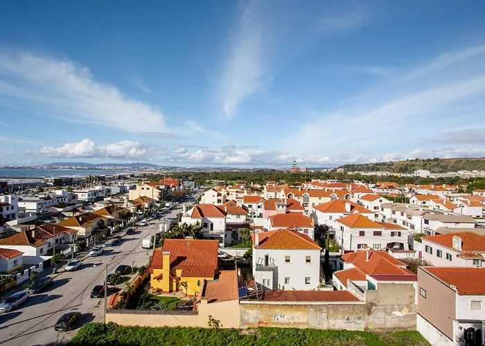 Stylish Flat With Balcony Overlooking The Sea *