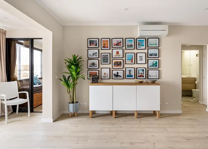 Stylish Flat With Balcony Overlooking The Sea * Costa da Caparica